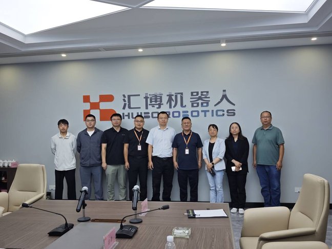 学校产教融合处处长张蓉蓉